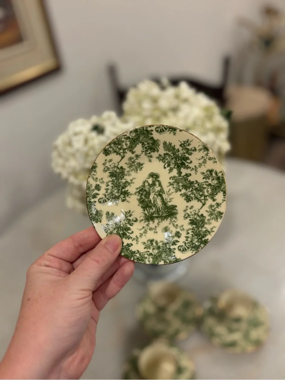Classic Green Floral Porcelain Teacup and Saucer Set - 4 Piece